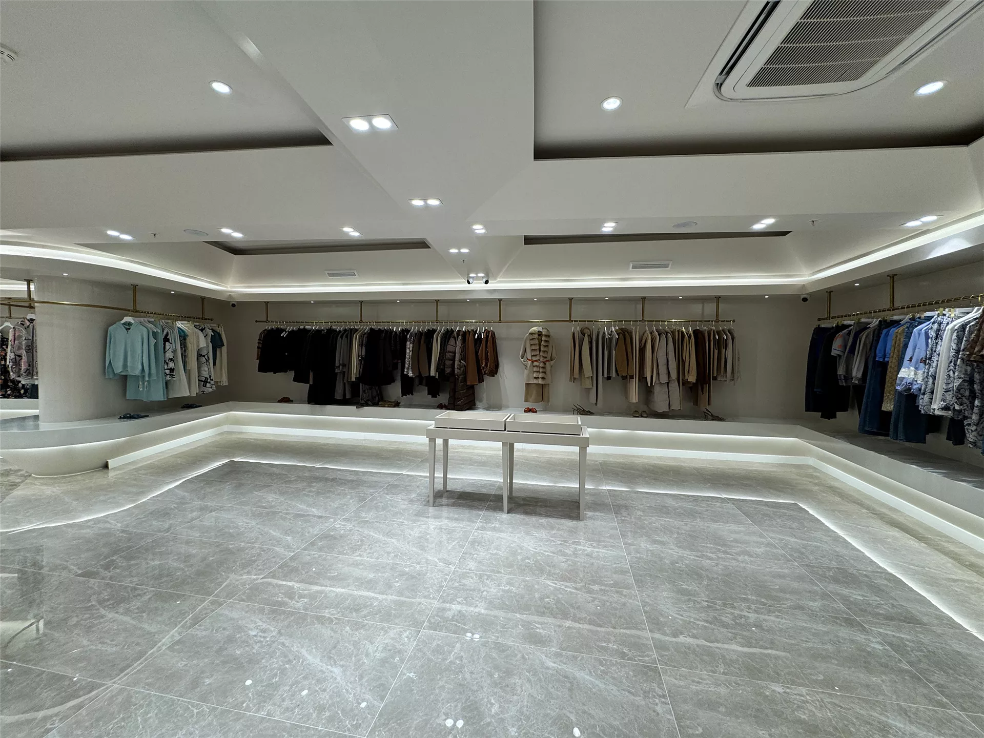 Glomora Luxury Club