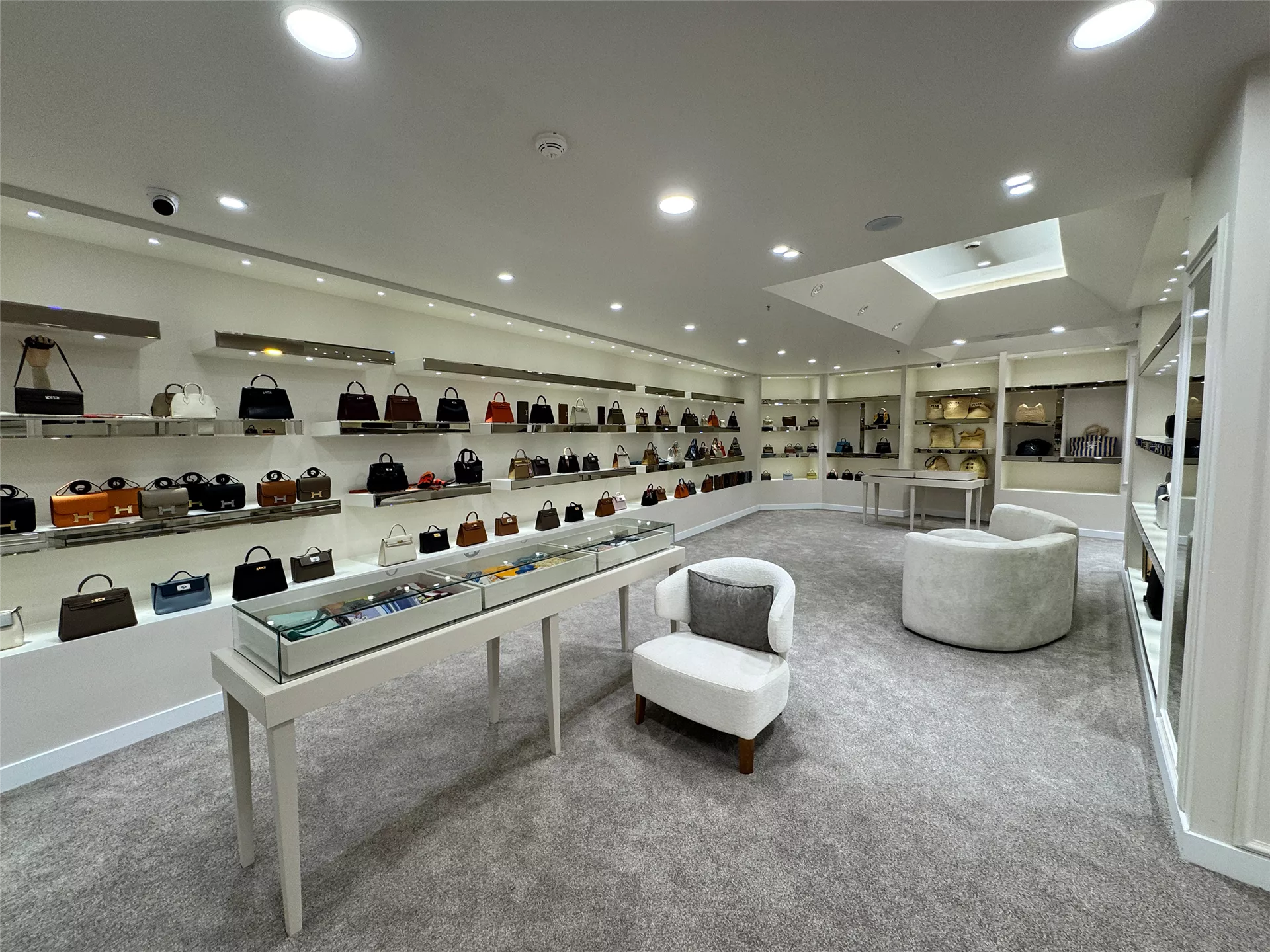 Glomora Luxury Club