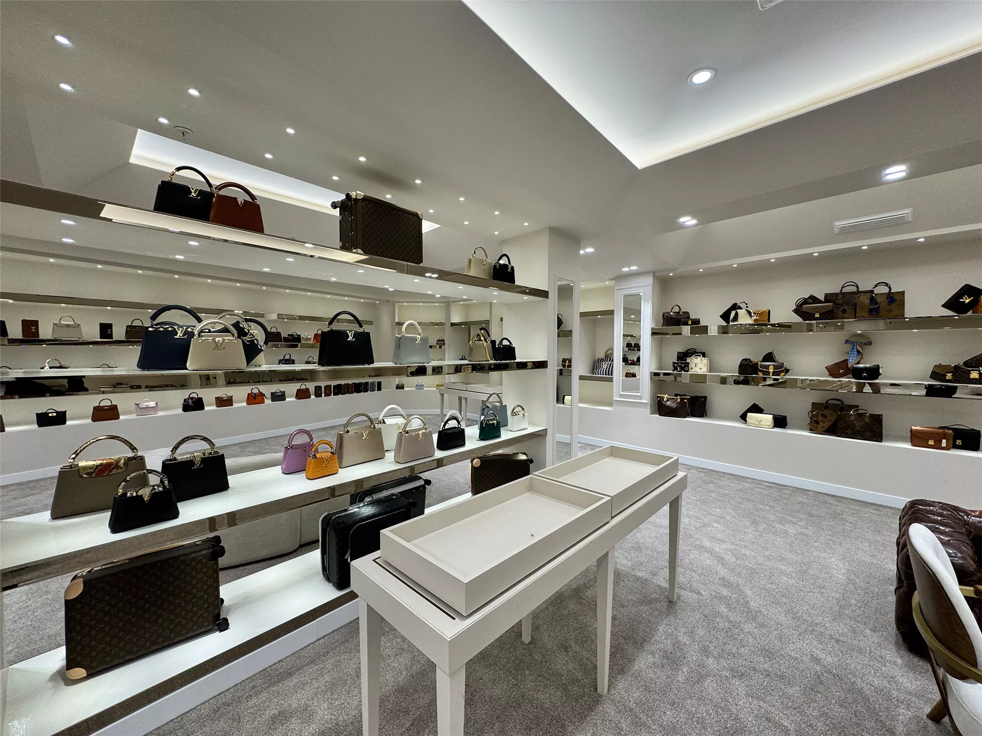 Glomora Luxury Club