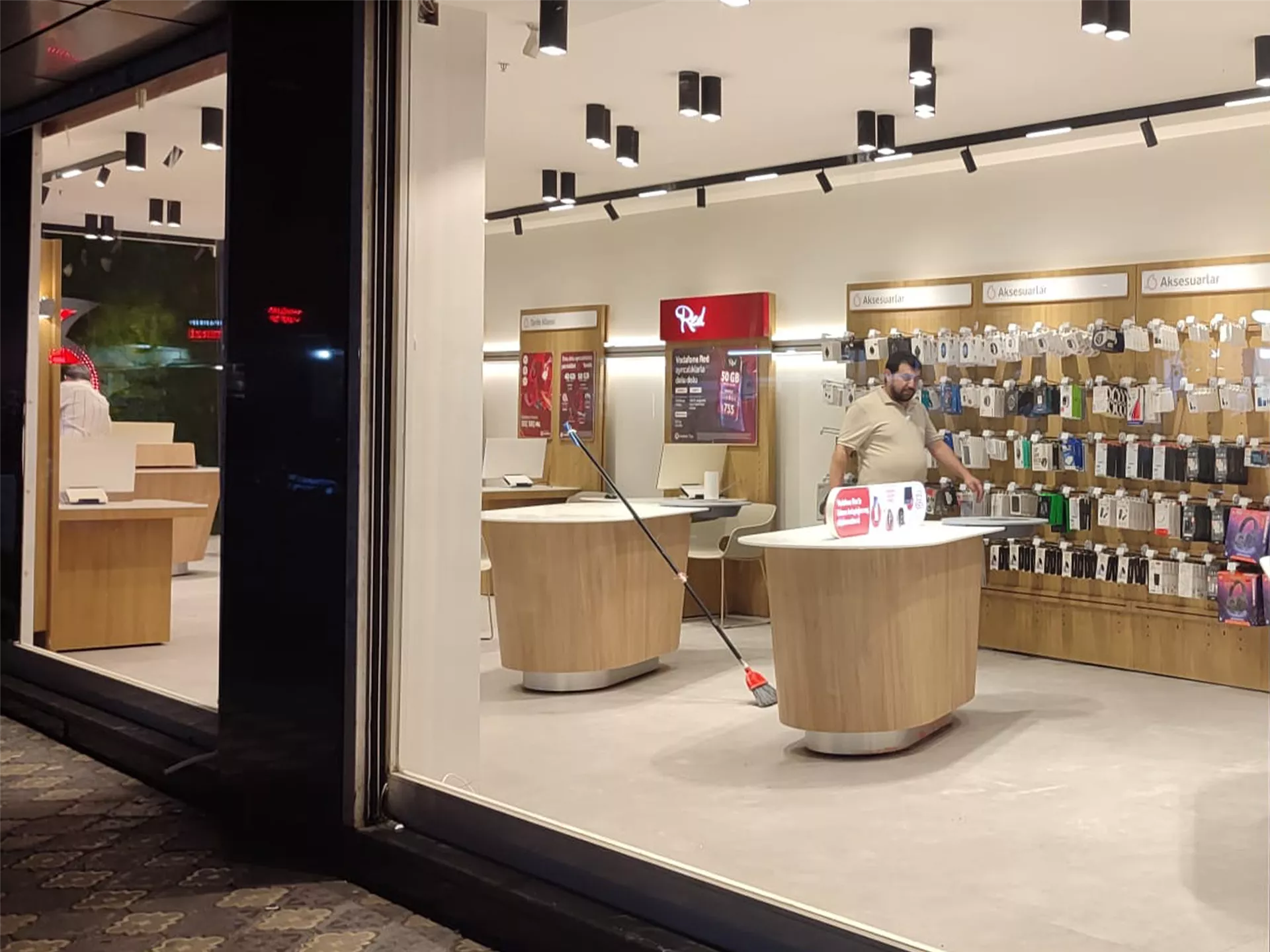 Vodafone Store Restoration